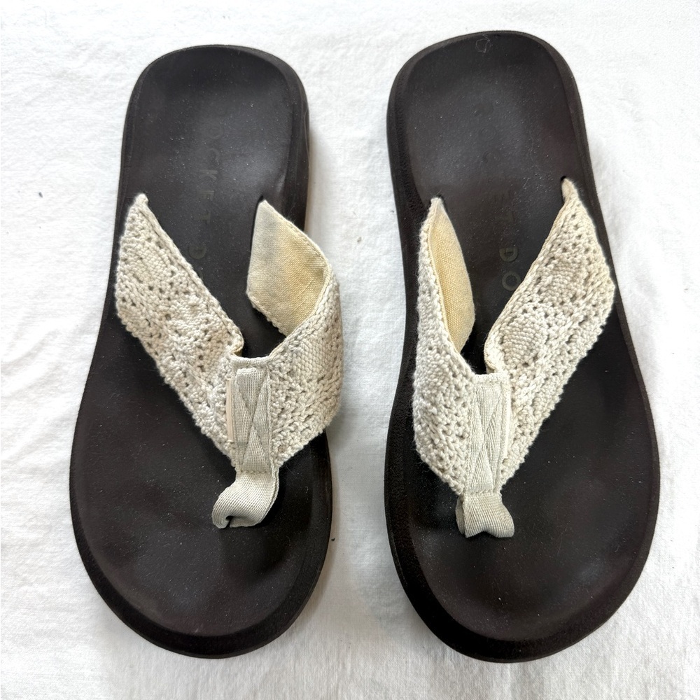 Women’s Rocket Dog thong flip flops Foam cushion footbed lace & canvas strap US8